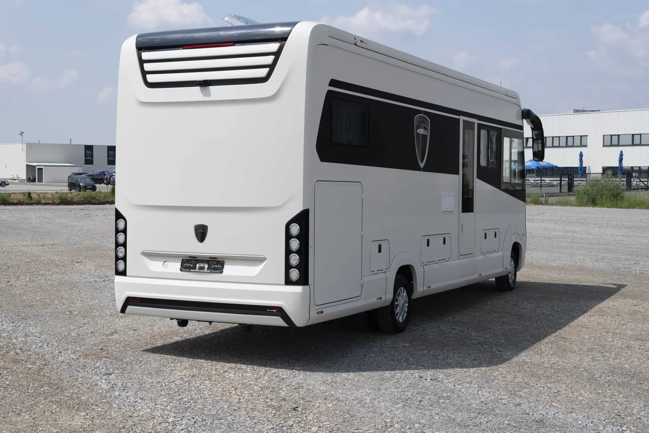 Exterior 3