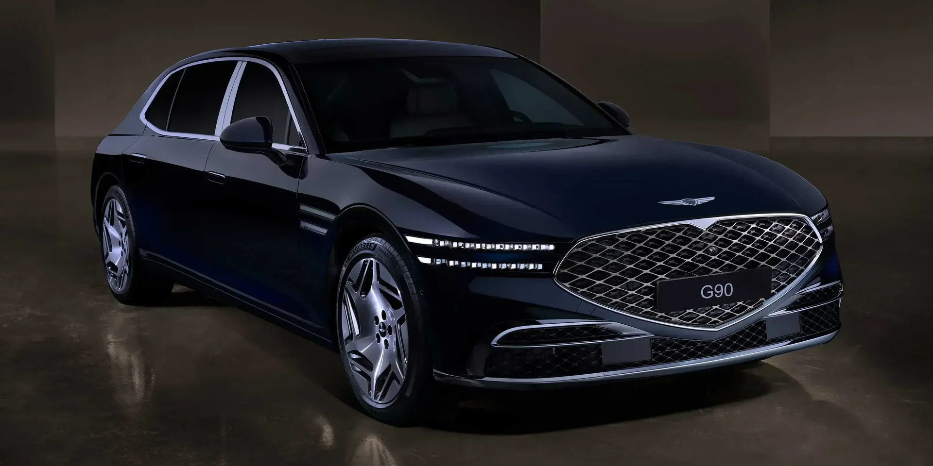 2022 Genesis G90 LWB photo 1