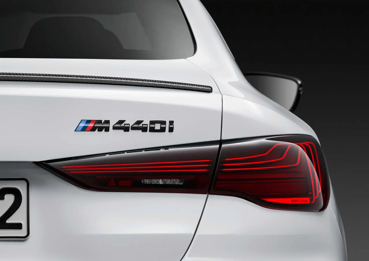 Exterior 3