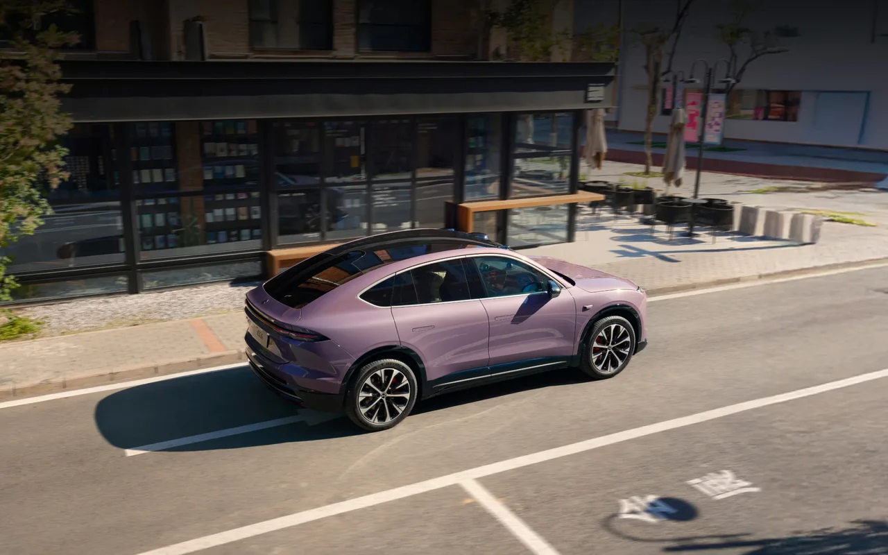 Exterior 3