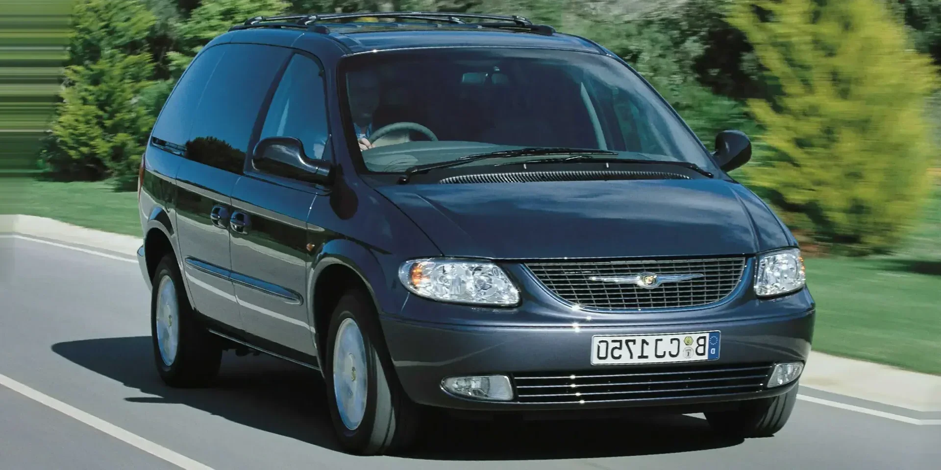 2001 Chrysler Voyager photo 1