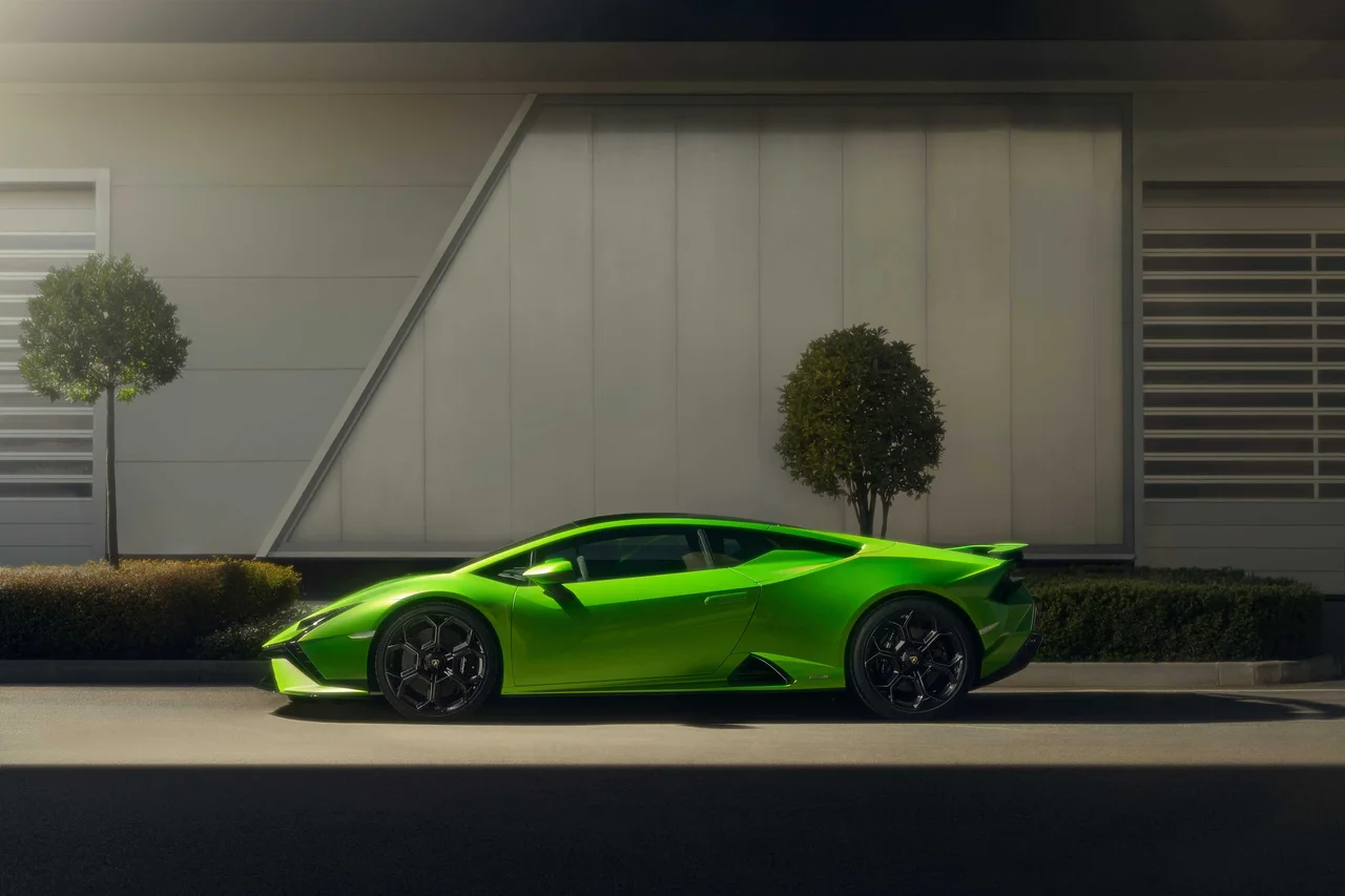 Exterior 3