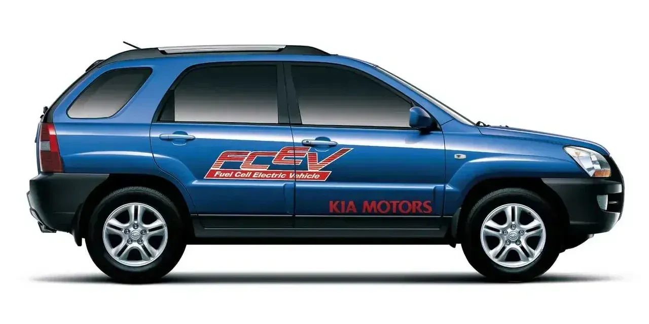 2004 Kia Sportage FCEV photo 1