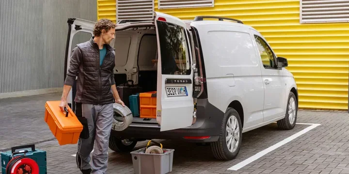 2025 Volkswagen 2025-volkswagen-caddy-cargo-ehybrid main image