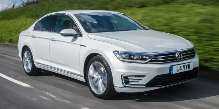 2016 Volkswagen 2016-volkswagen-passat-gte main image