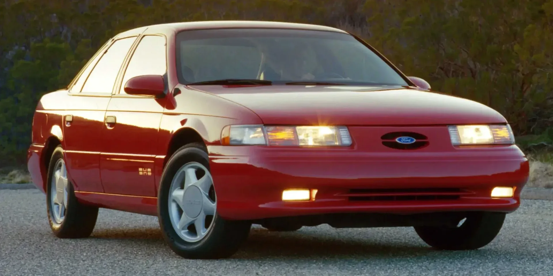 1992 Ford Taurus SHO photo 1
