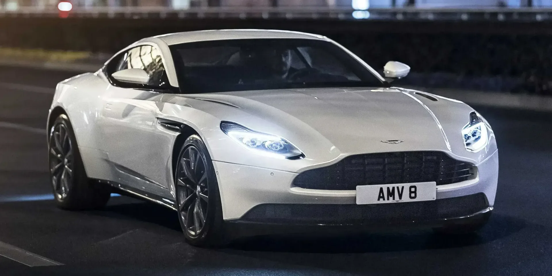 2022 Aston Martin DB11 photo 1