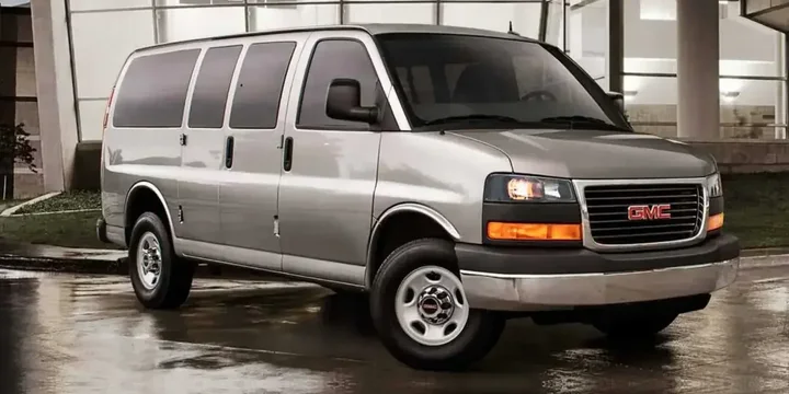 2013 GMC 2013-gmc-savana-g1500-passenger-van-hydra-matic-4-speed main image