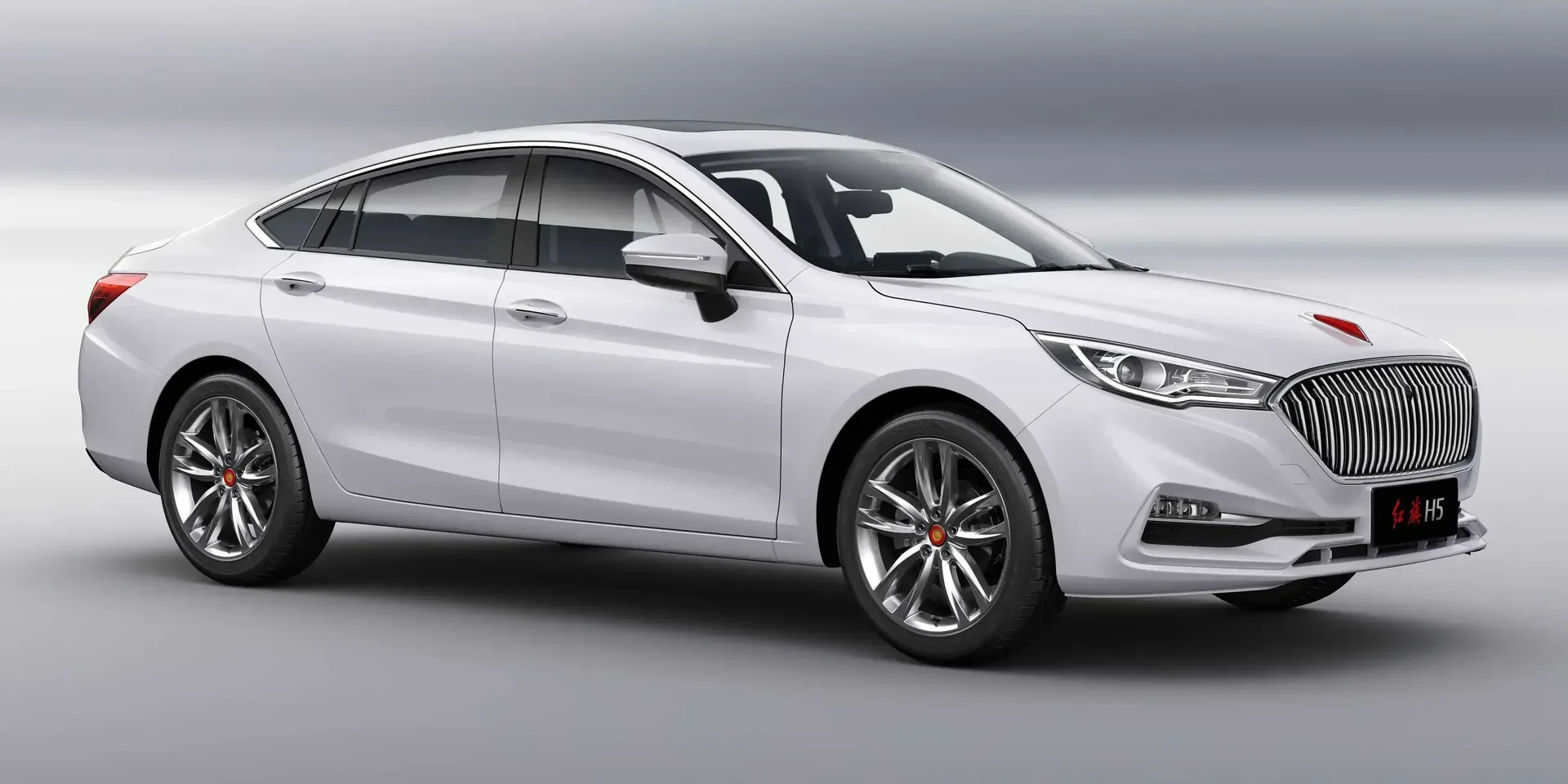 2017 Hongqi H5 photo 1