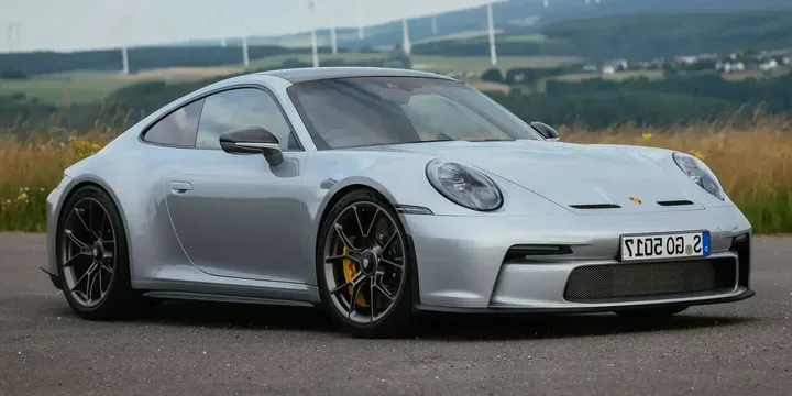 2022 Porsche 2022-porsche-911-gt3-touring main image