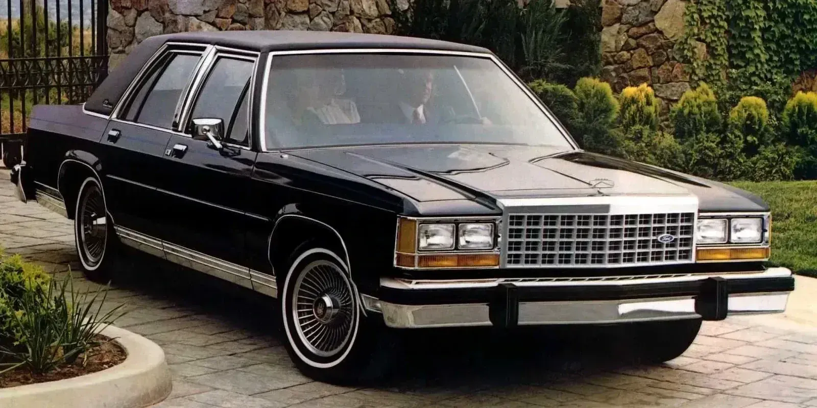 1985 Ford LTD Crown Victoria photo 1