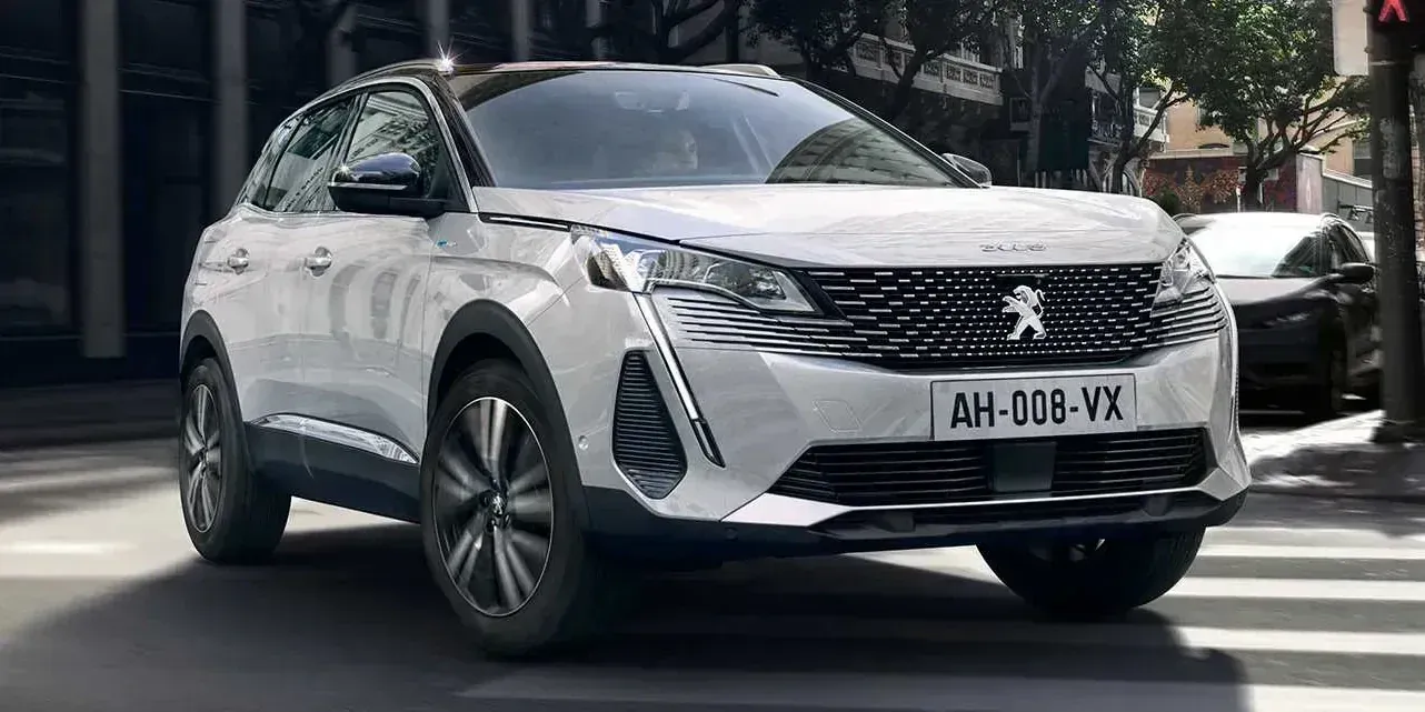 2024 Peugeot 3008 HYBRID4 photo 1