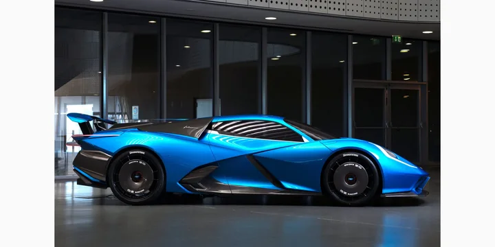 2023 Estrema Fulminea exterior main image