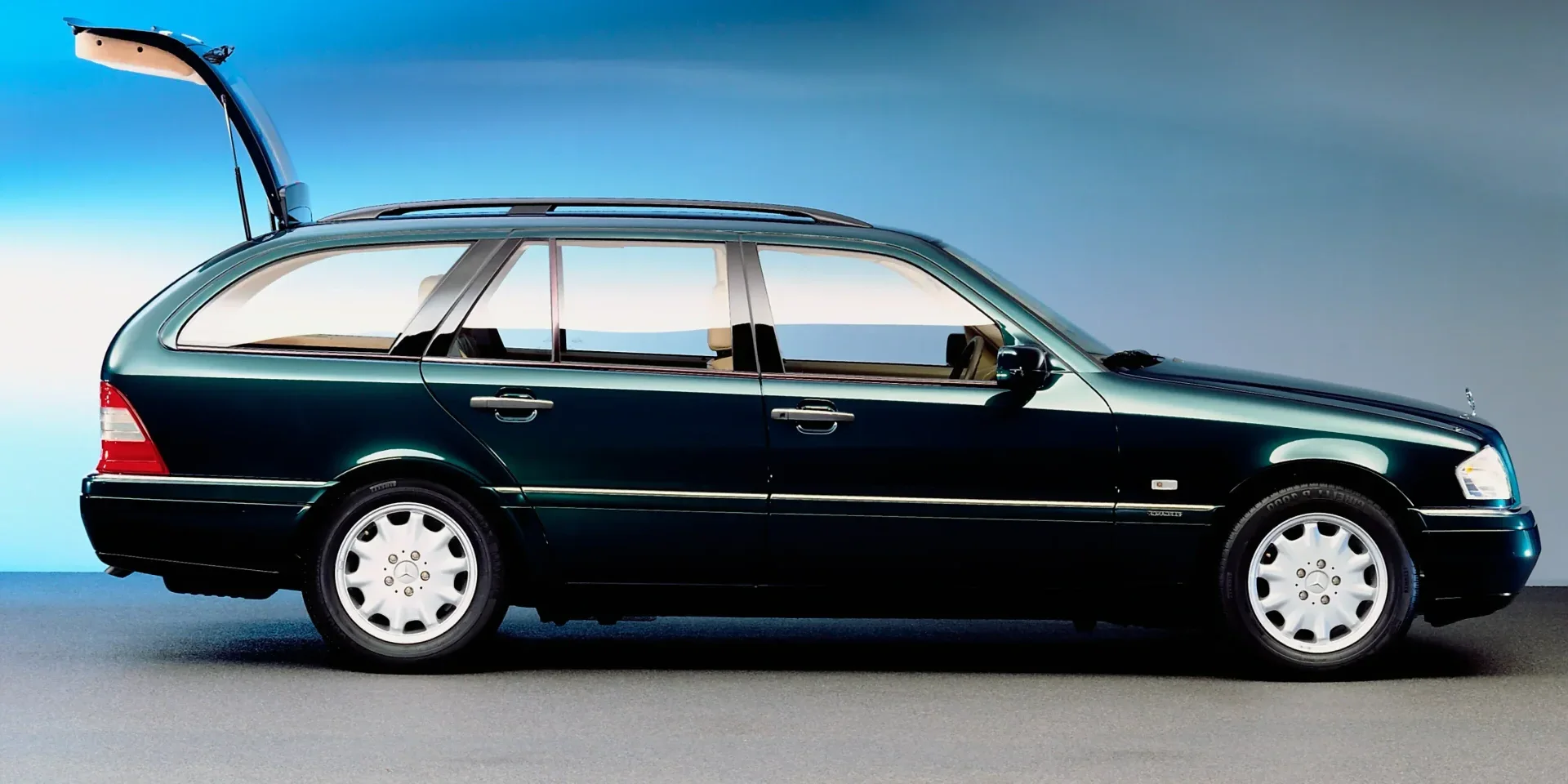 1996 Mercedes-Benz C-Class photo 1