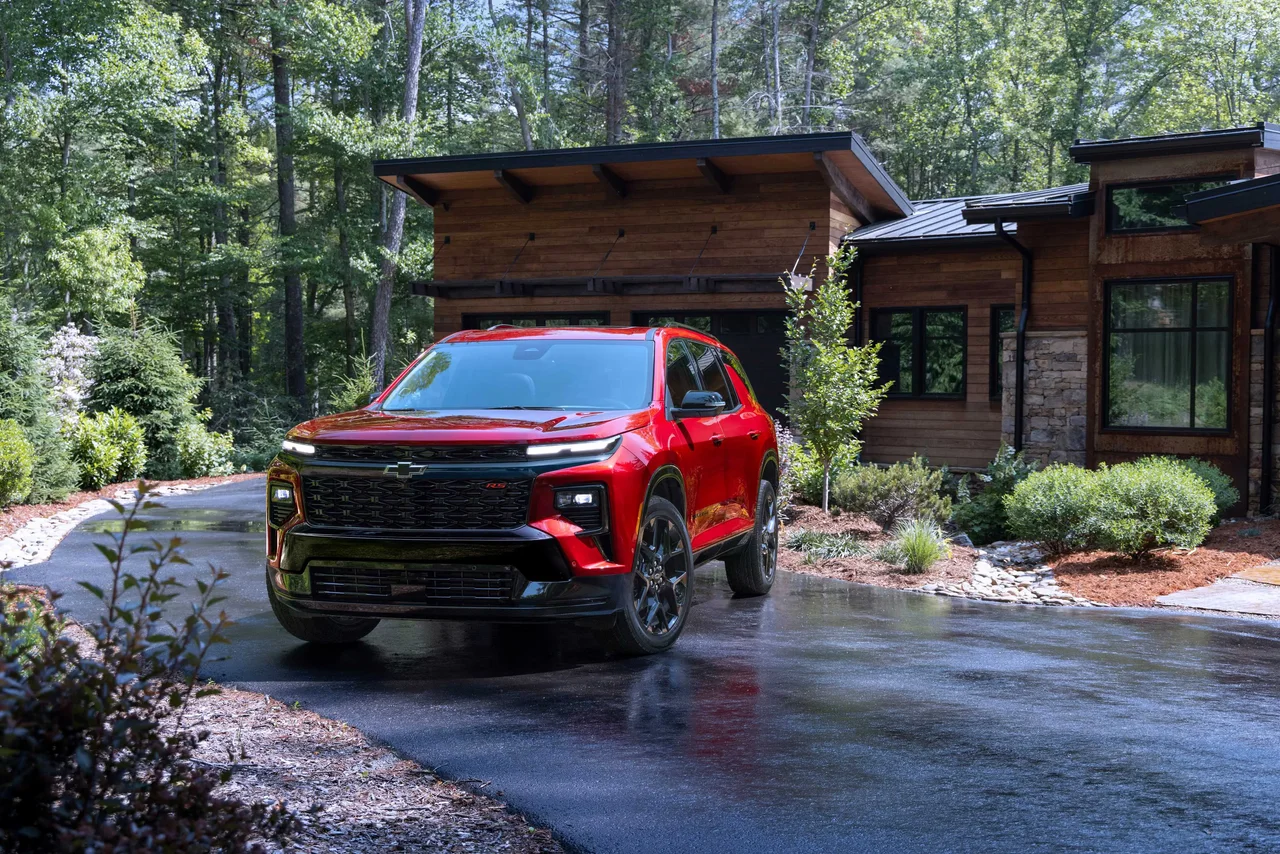 Exterior 3