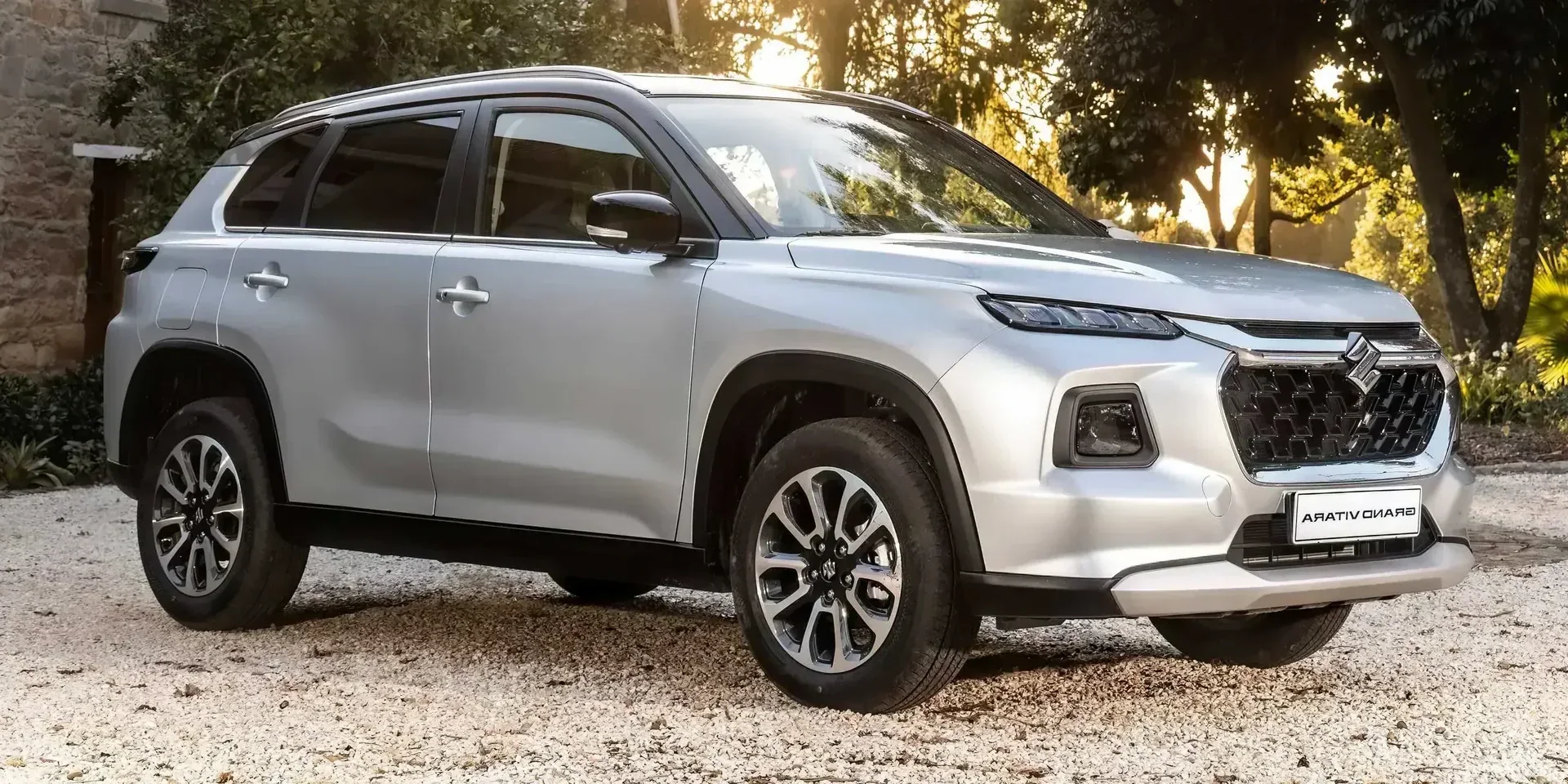 2022 Suzuki Grand Vitara photo 1