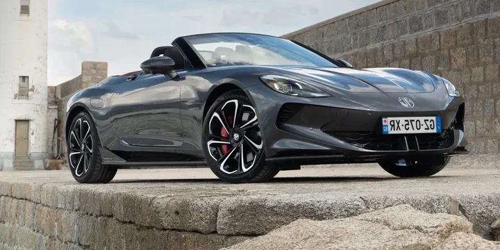 2024 MG Cyberster exterior main image