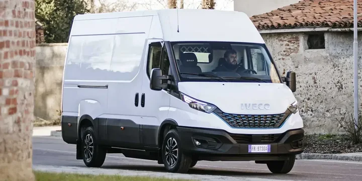 2019 Iveco 2019-iveco-daily-35-np-van main image