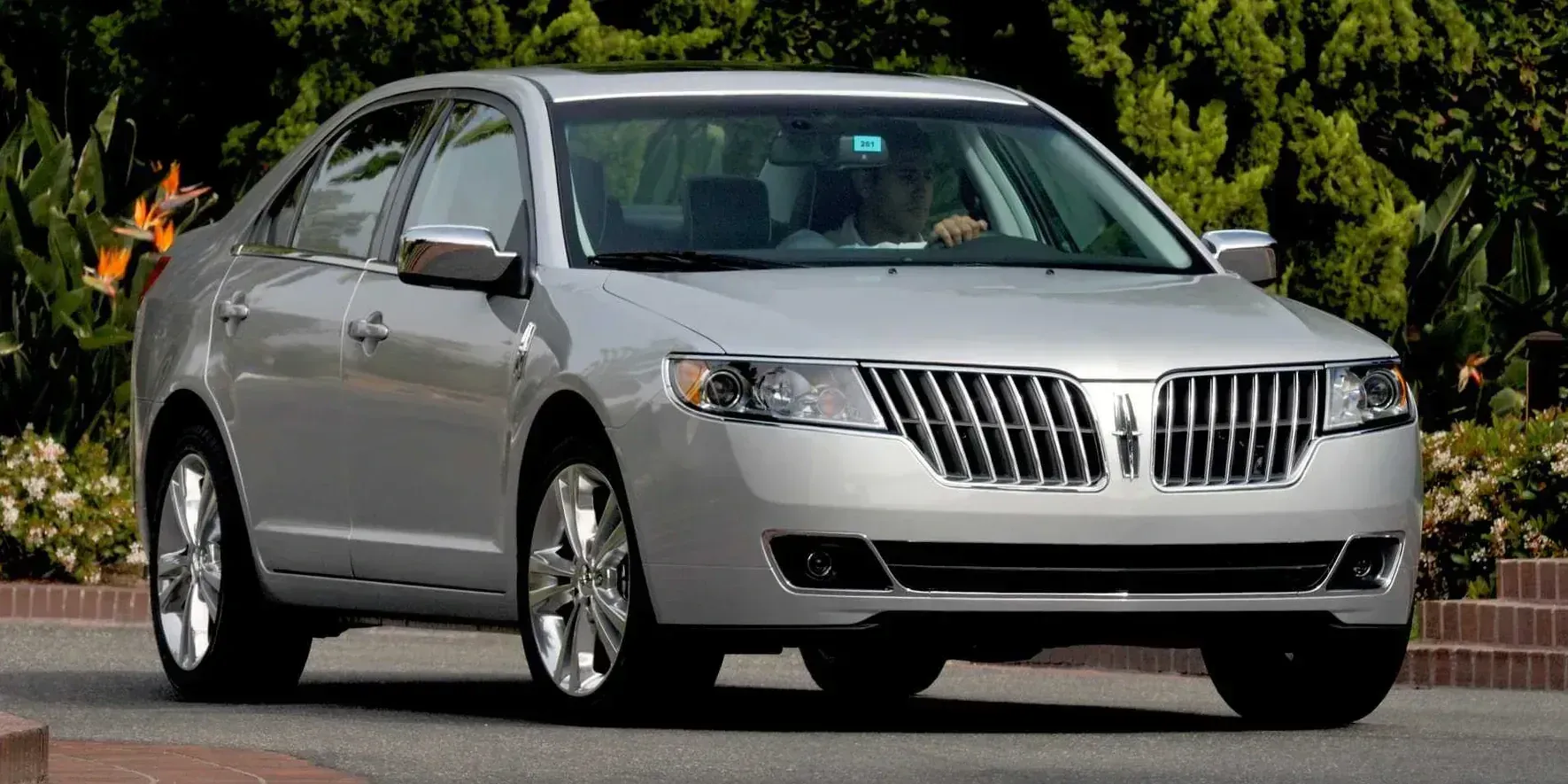 2012 Lincoln MKZ photo 1