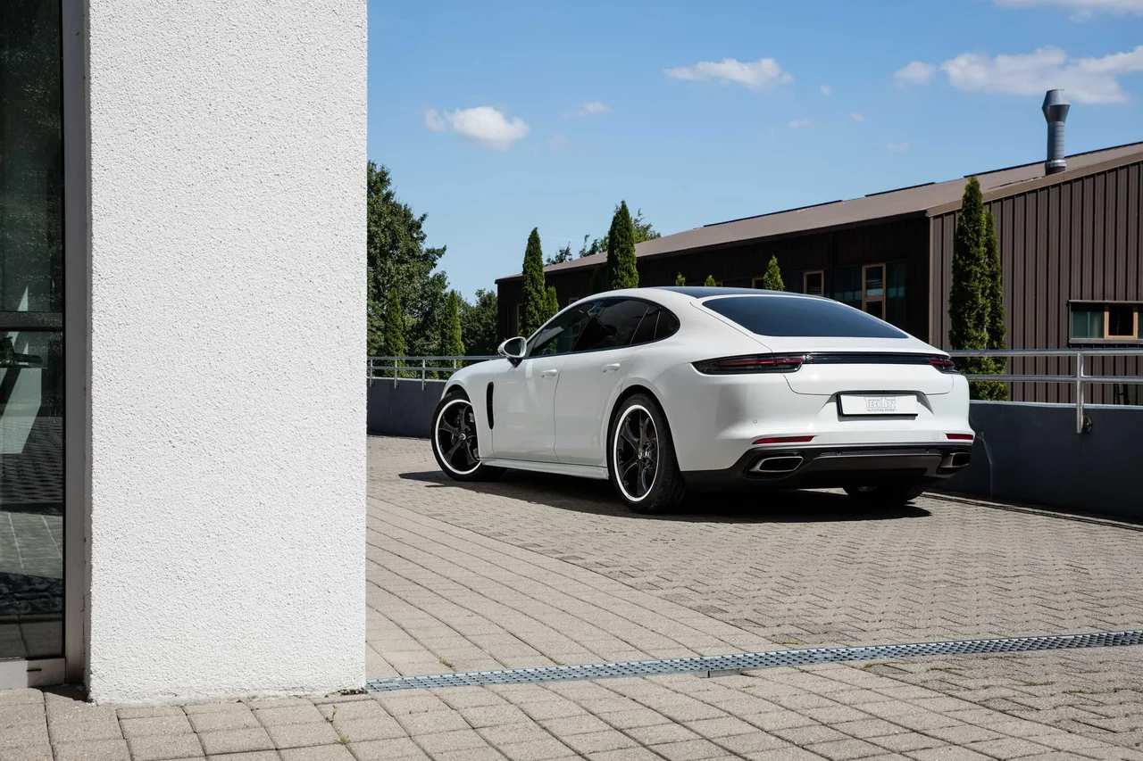 Exterior 4
