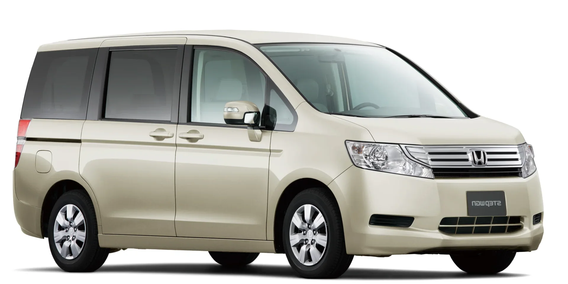 2015 Honda Stepwgn photo 1