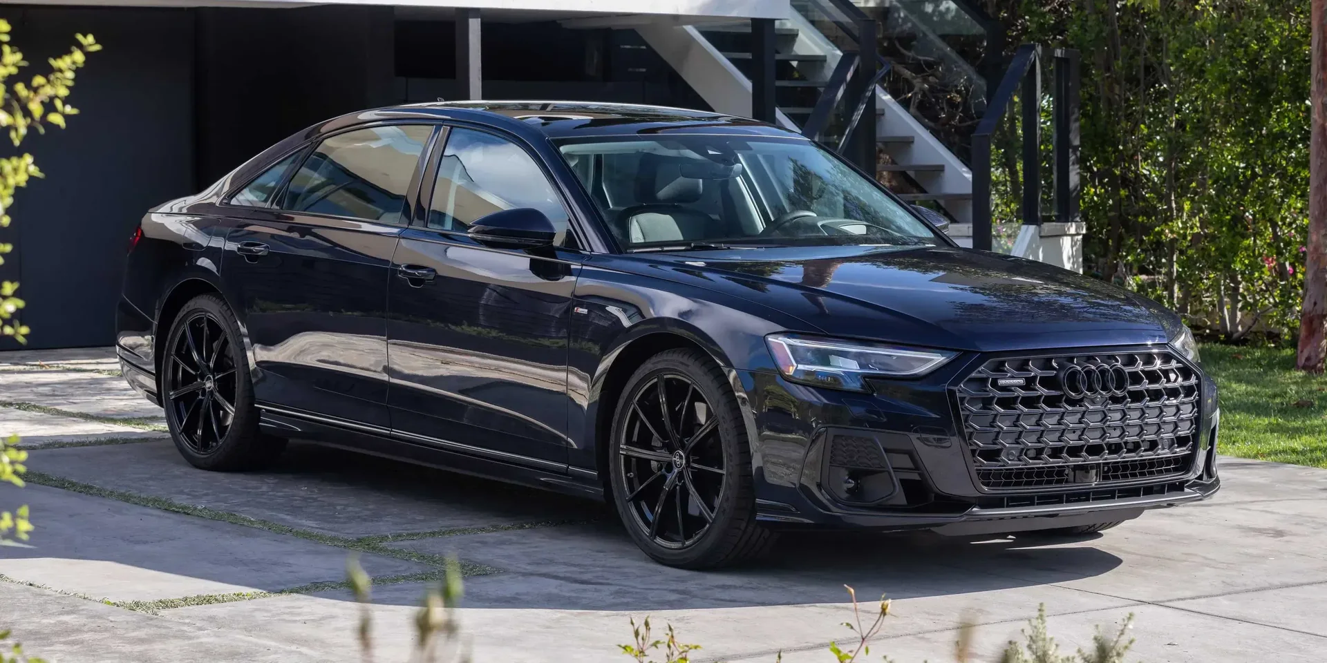 2022 Audi A8 photo 1