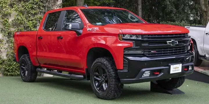 2019 Chevrolet 2019-chevrolet-cheyenne-53-v8-4wd-hydra-matic-8-speed main image