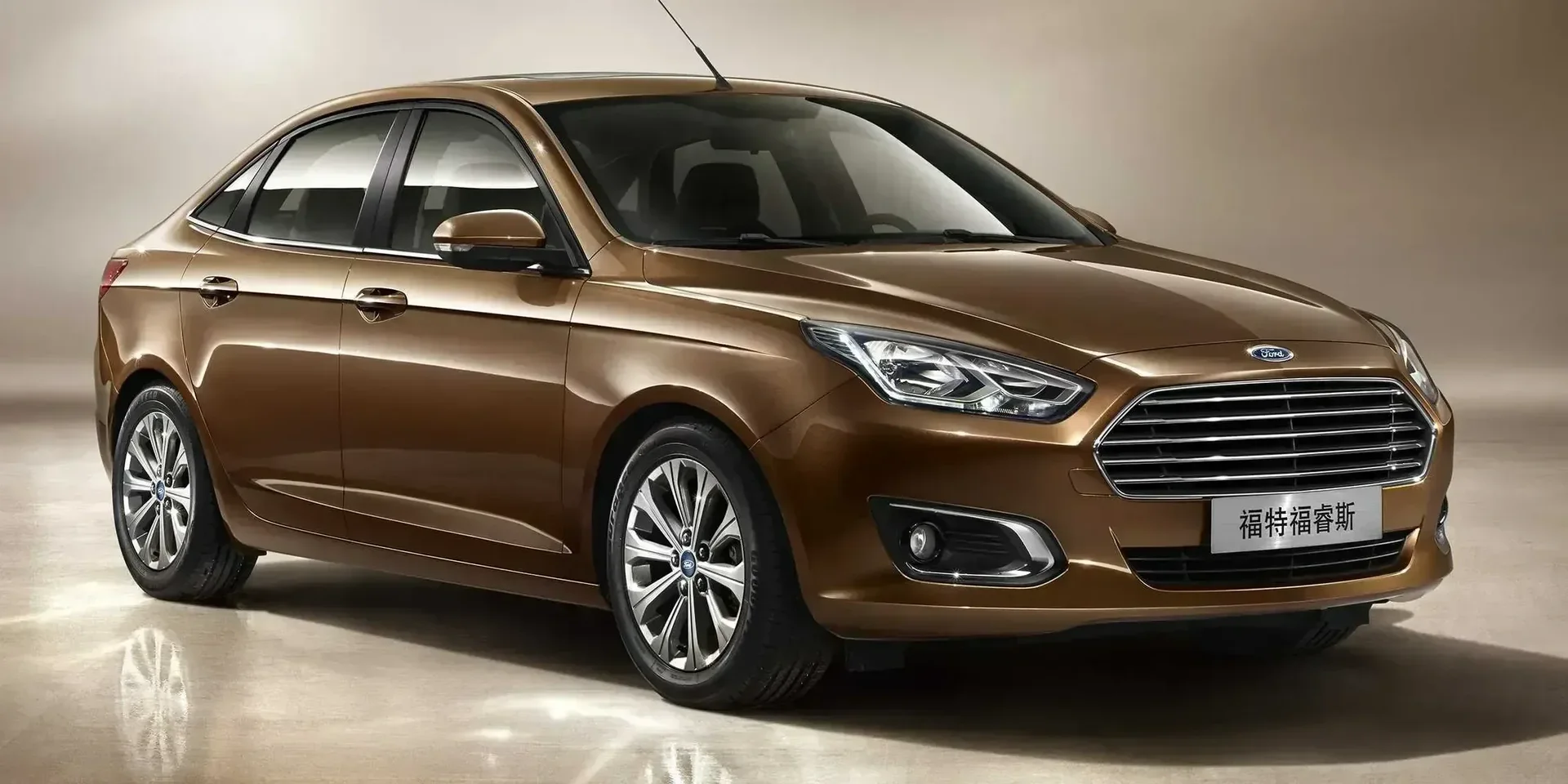 2015 Ford Escort photo 1