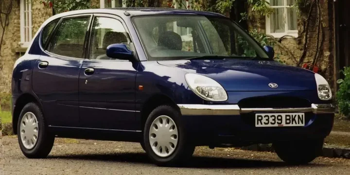 1998 Daihatsu 1998-daihatsu-sirion-10 main image