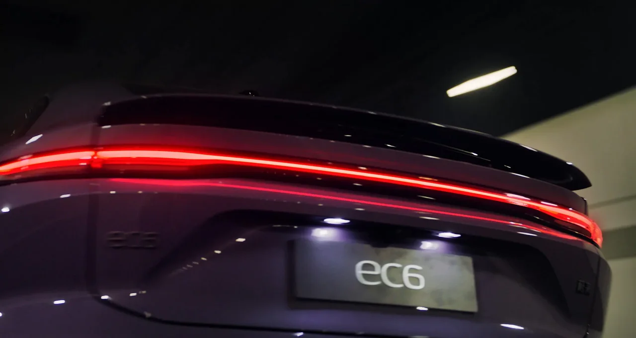 Exterior 4