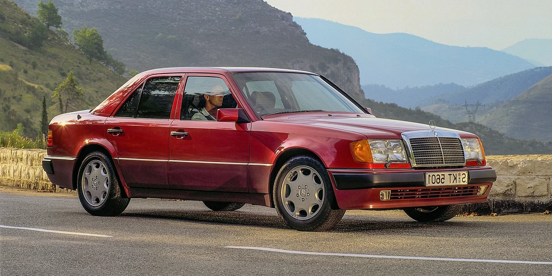 1990 Mercedes-Benz E-Class photo 1
