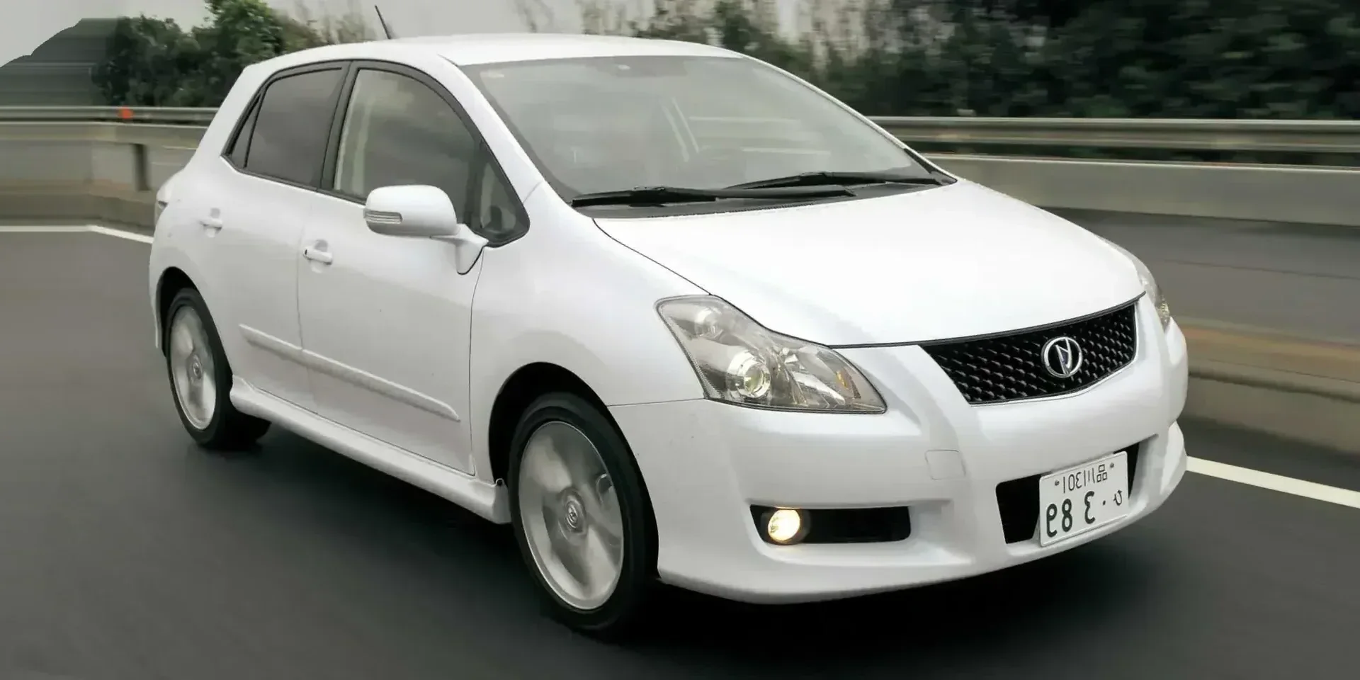 2012 Toyota Blade photo 1
