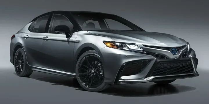 2021 Toyota 2021-toyota-camry-hybrid main image