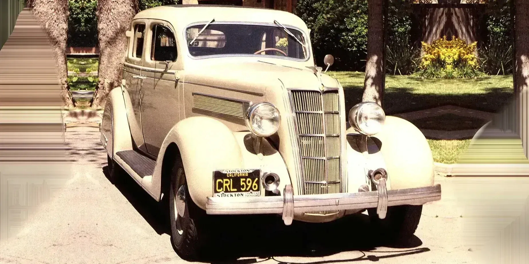 1935 Chrysler Airstream Eight DeLuxe photo 1