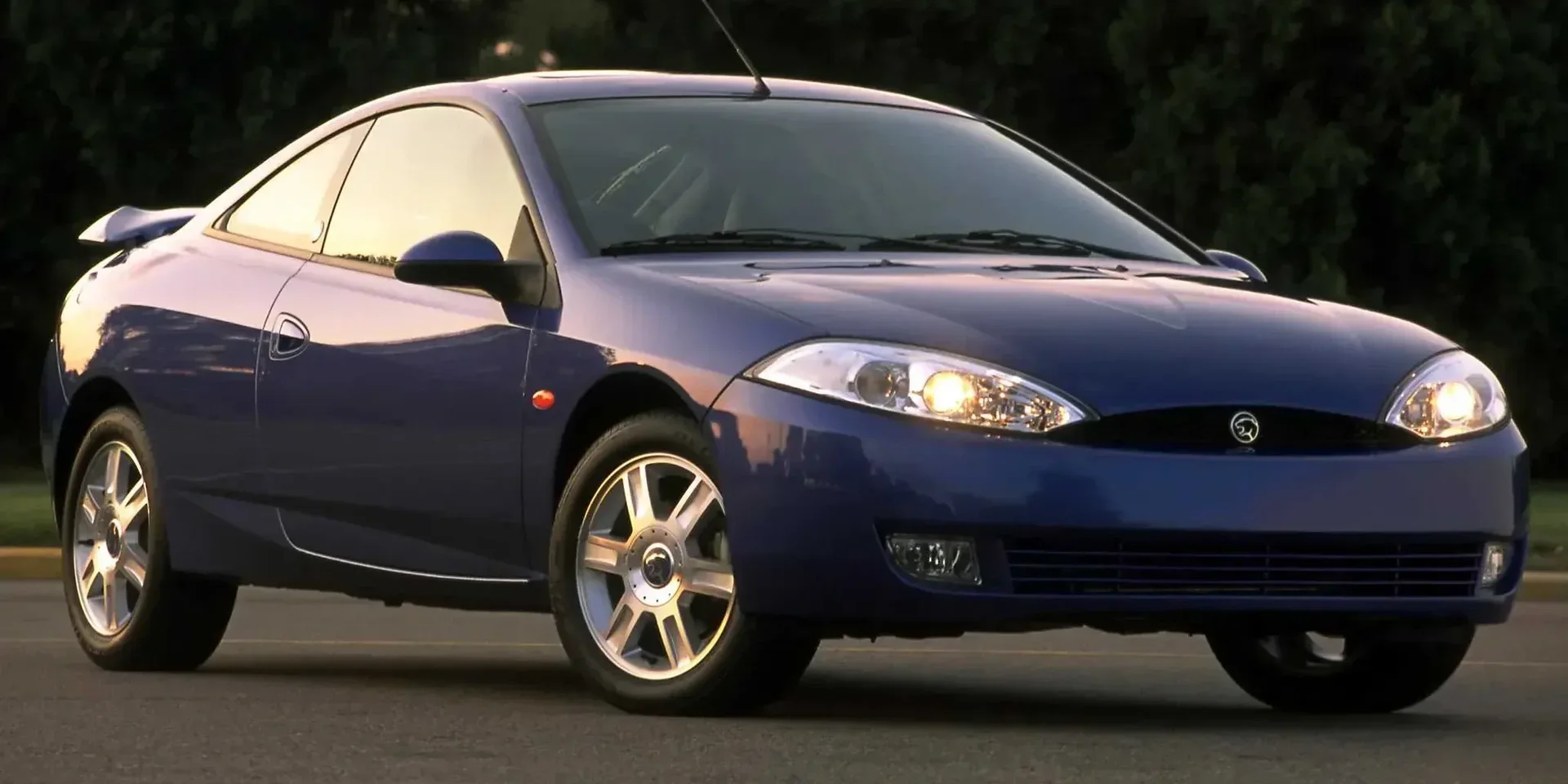 2002 Mercury Cougar photo 1