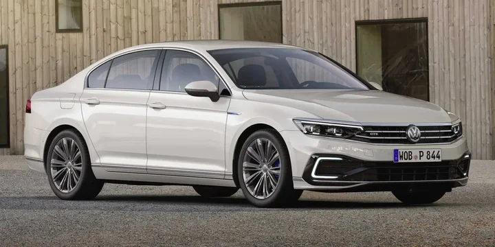 2020 Volkswagen 2020-volkswagen-passat-gte main image