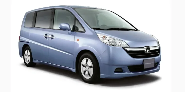 2005 Honda Stepwgn exterior main image