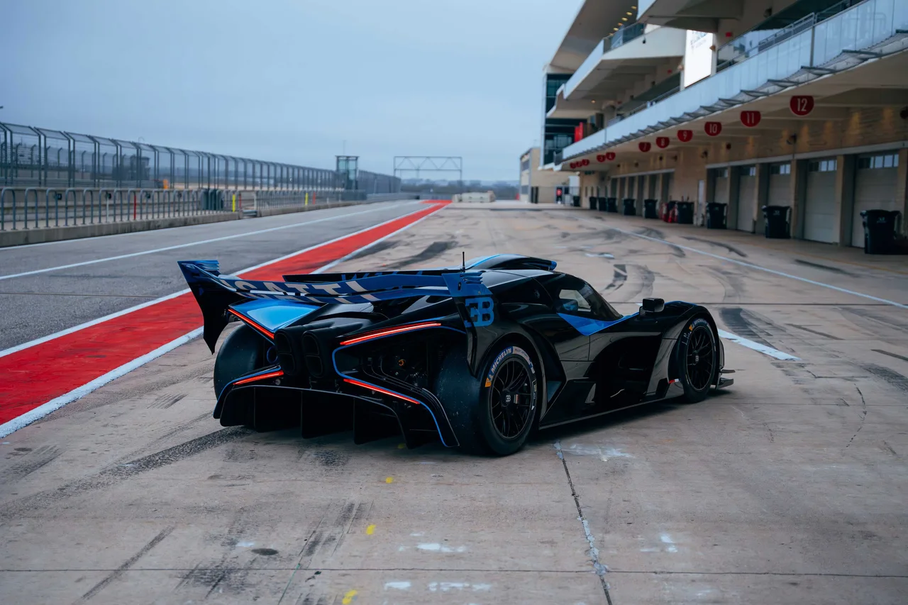 Exterior 10