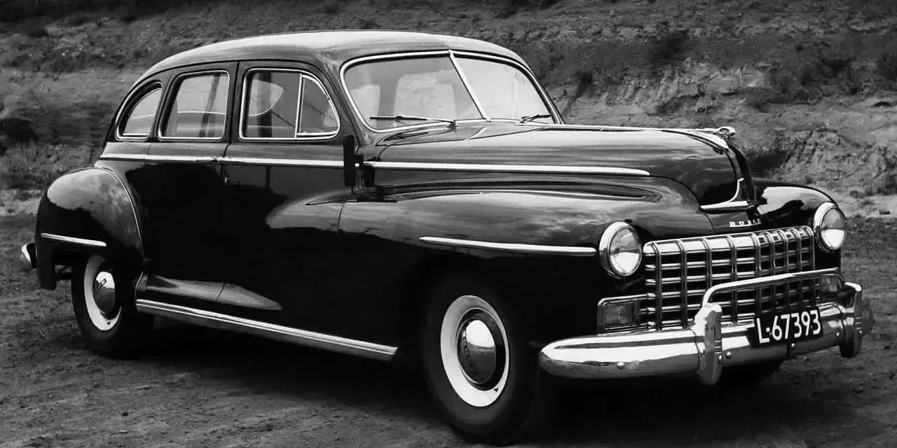 1946 Dodge DeLuxe photo 1