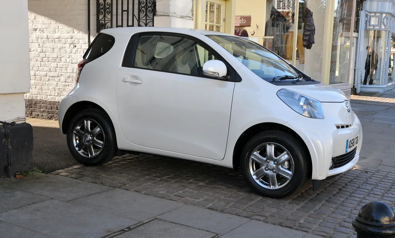 Exterior 3