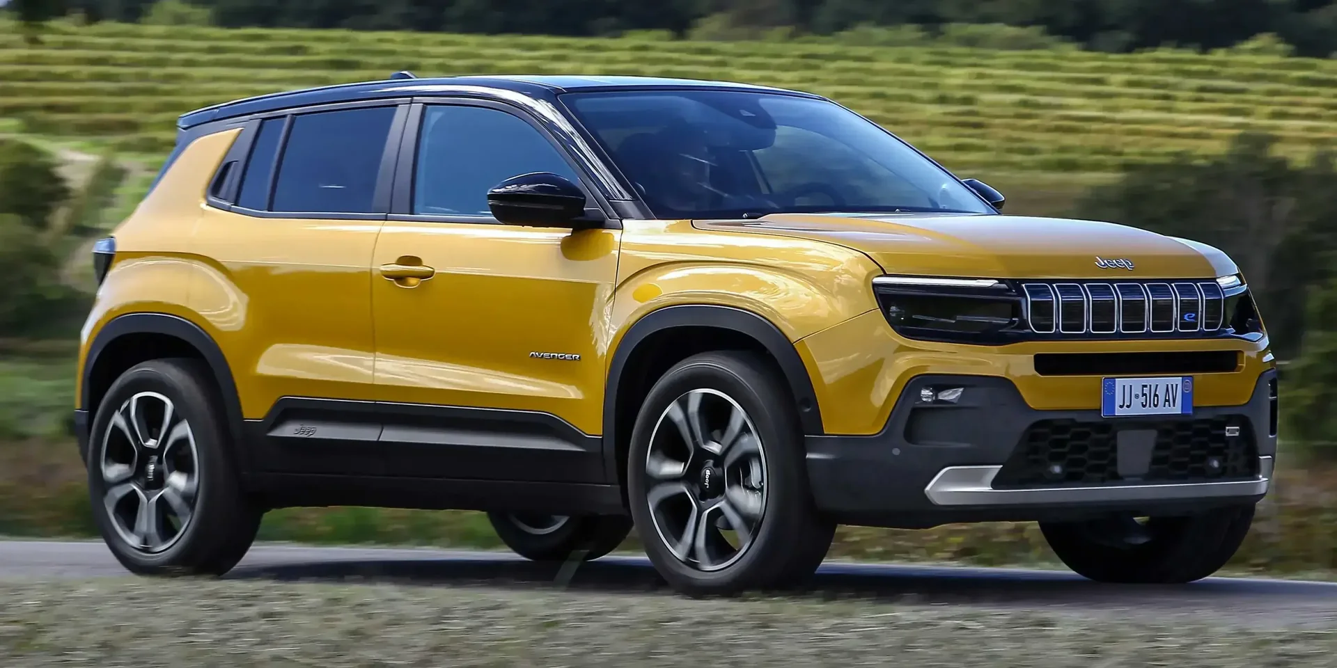 2023 Jeep Avenger photo 1