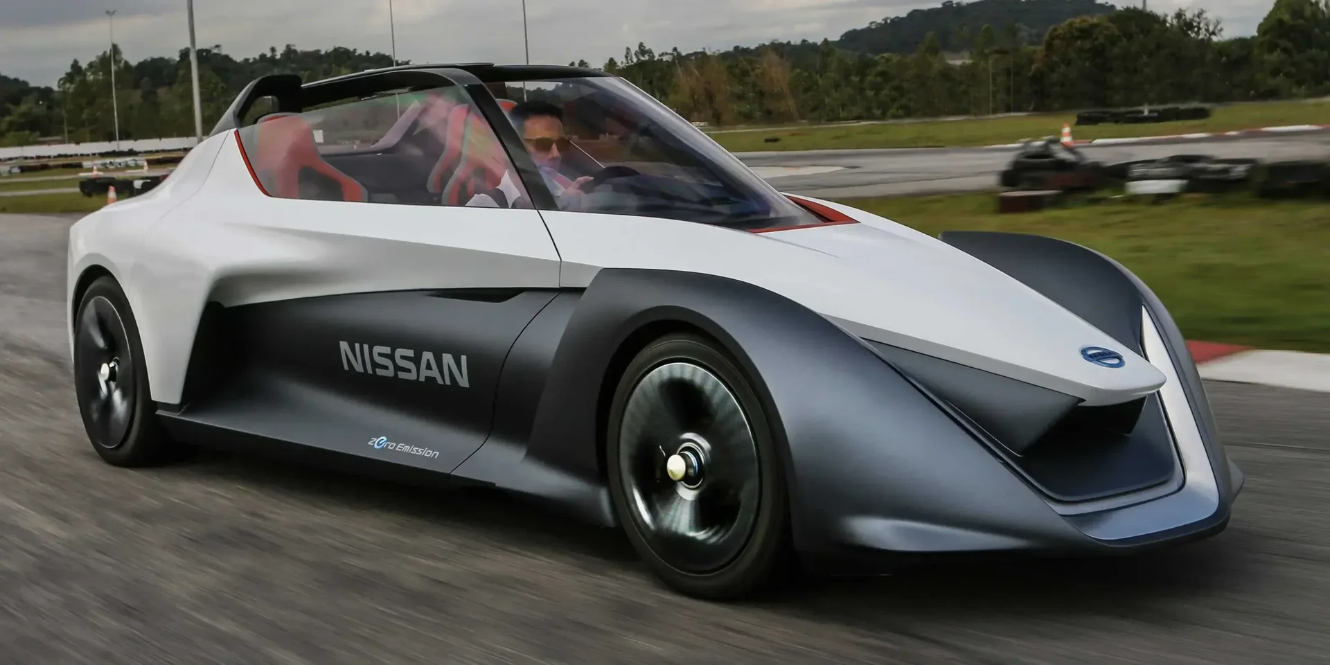 2014 Nissan BladeGlider photo 1