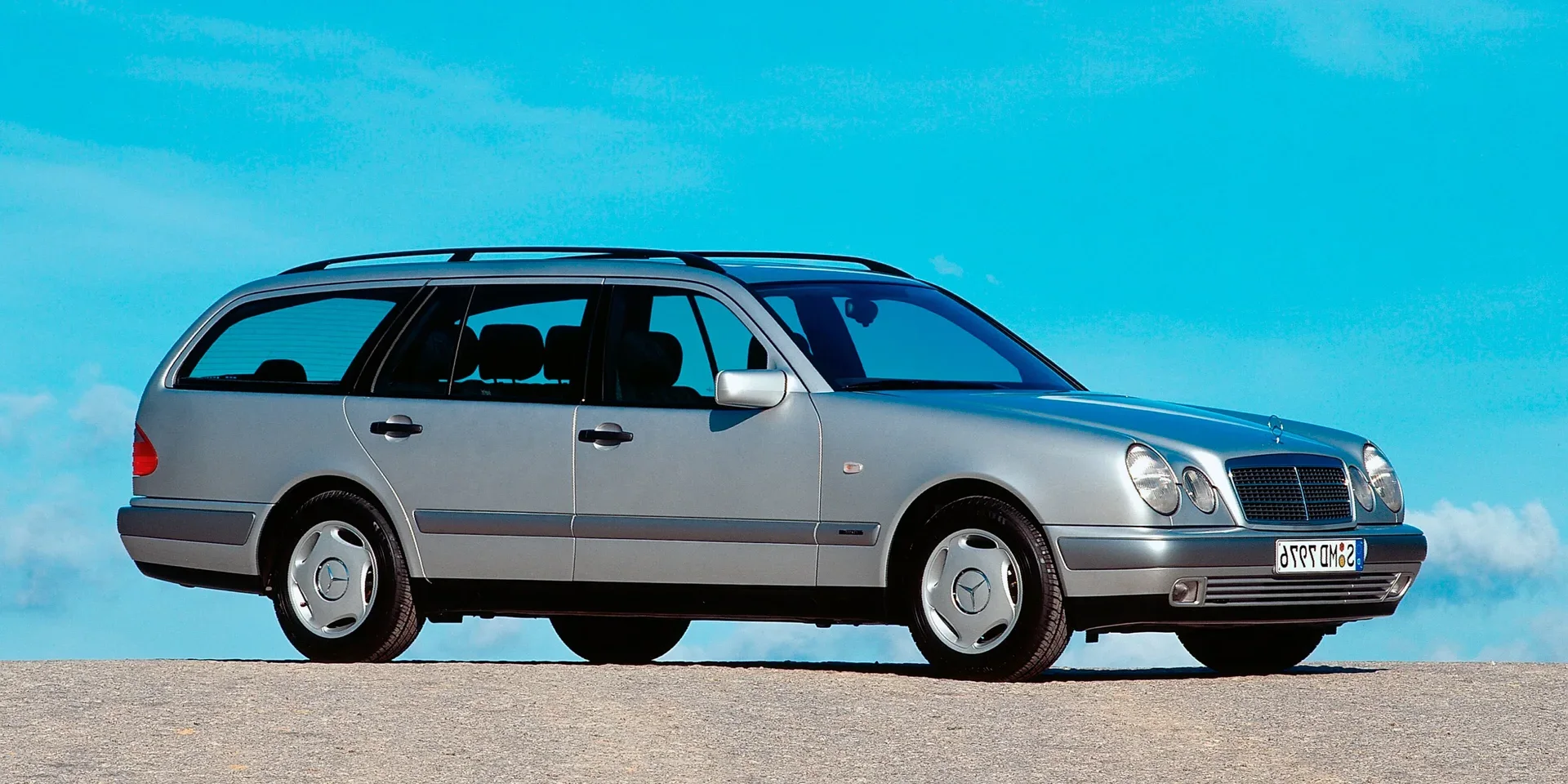 1996 Mercedes-Benz E-Class photo 1