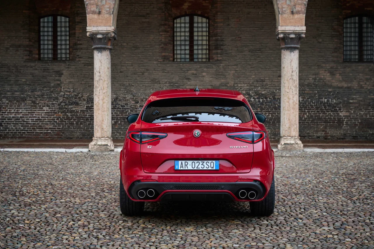 Exterior 3
