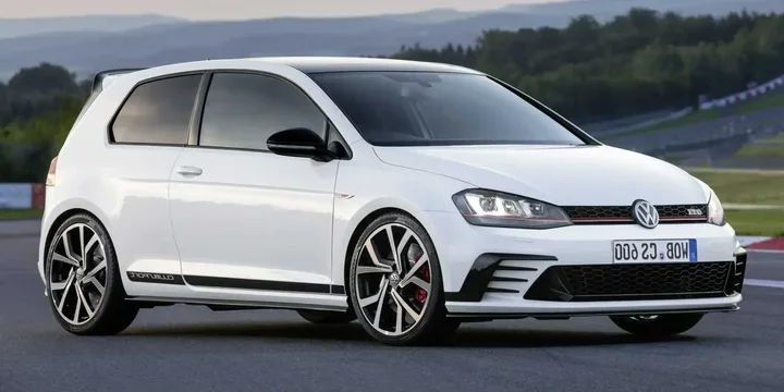 2017 Volkswagen 2017-volkswagen-golf-gti-clubsport-s main image