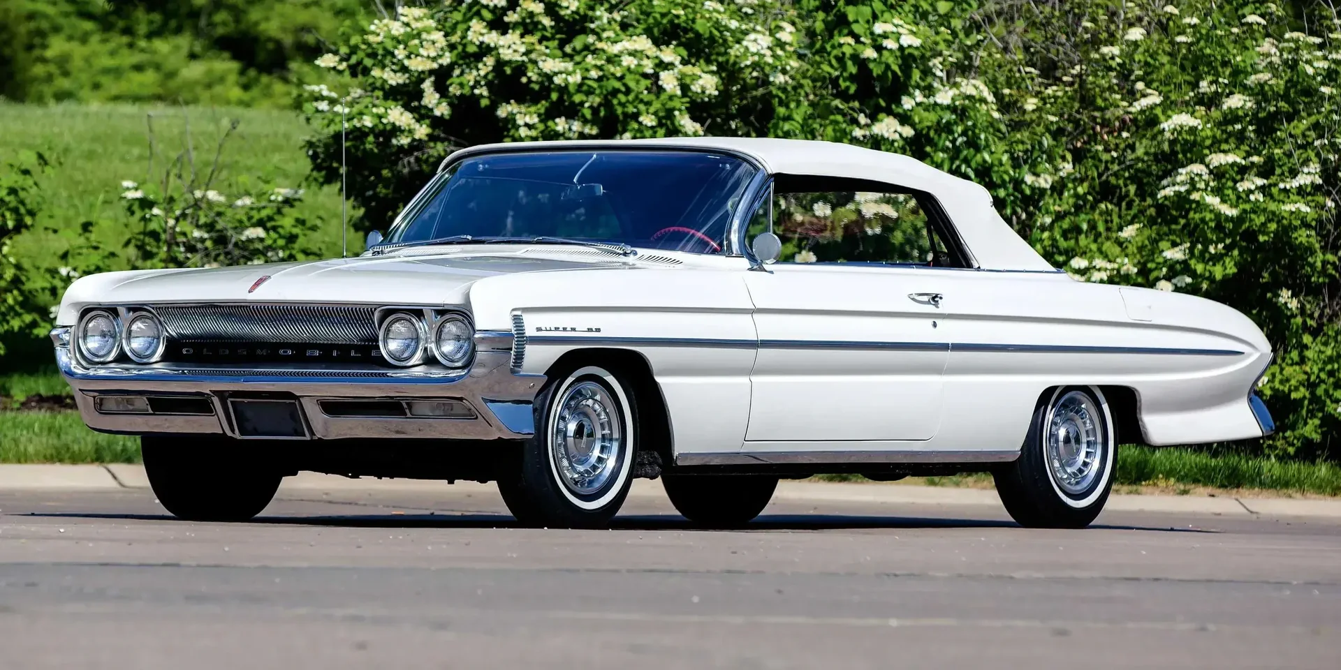 1961 Oldsmobile Super 88 photo 1