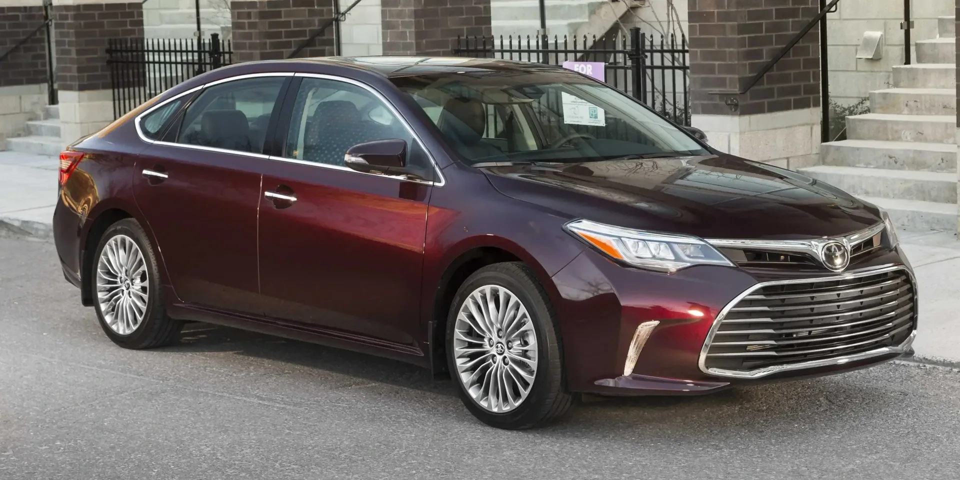 2018 Toyota Avalon photo 1