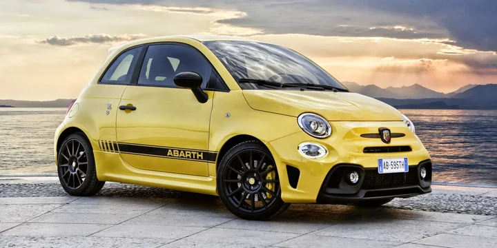 2016 Abarth 2016-abarth-595-hatchback-abarth-595-14-t-jet-16v-165ps main image