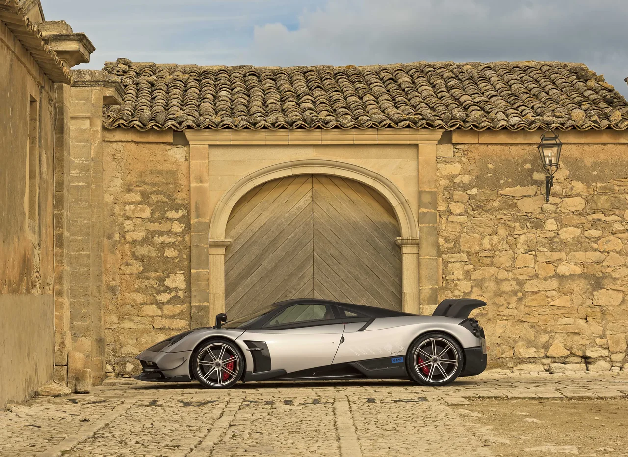 Exterior 3