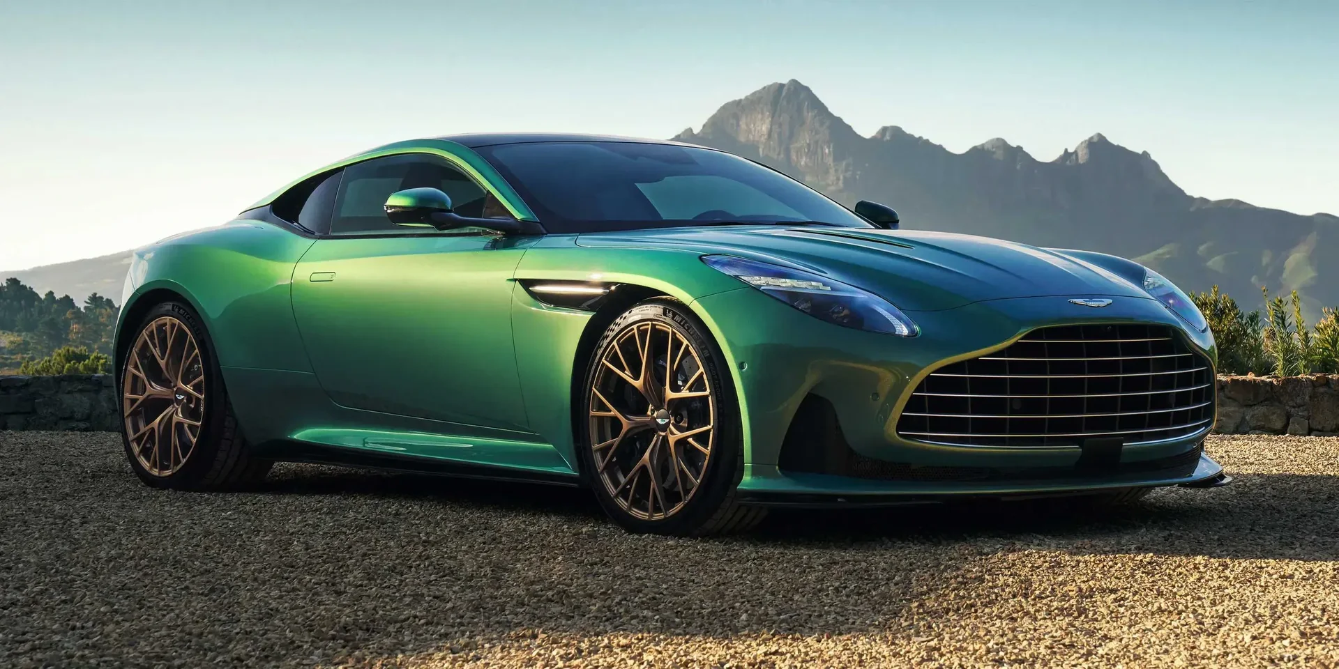 2024 Aston Martin DB12 photo 1